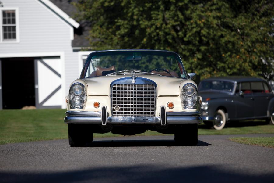  Mercedes-Benz 280 SE Cabriolet 1967 года  (US) (фото 10 из 14)